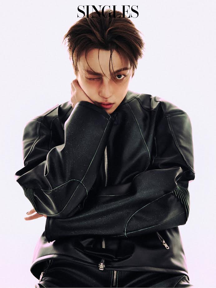 [PRE-ORDER] SINGLES KOREA MAGAZINE 2025.12 (INCLUDE : ATEEZ HONGJOONG) ATEEZ  DKshop