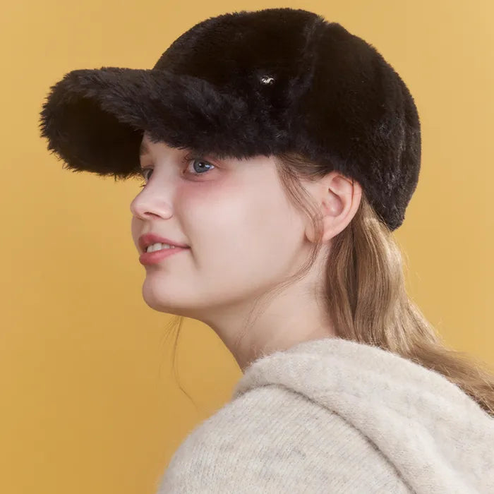 Engbrox puffy fur heart ball cap (IVE Jang Wonyoung Wear)