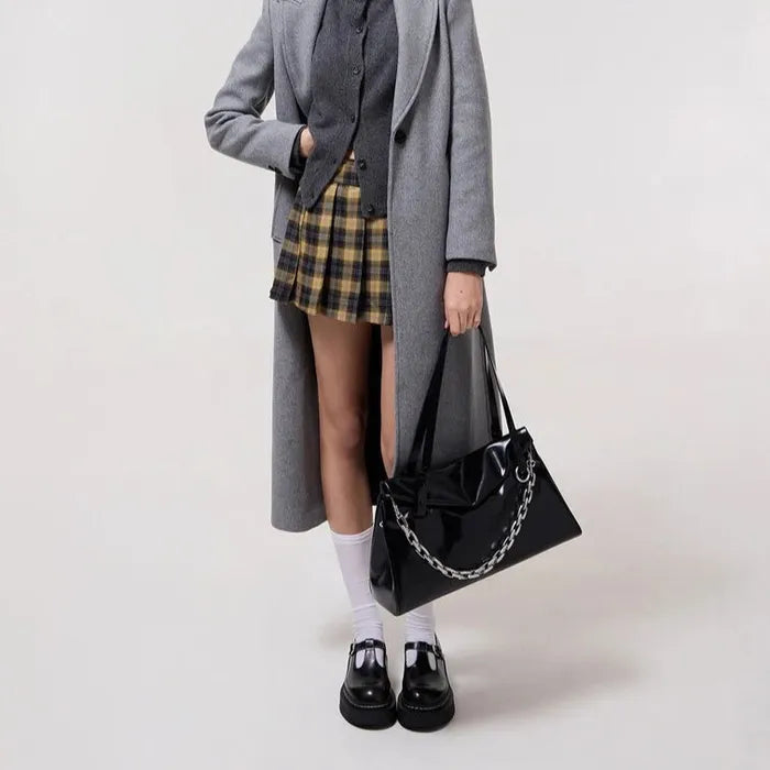 CHARLES & KEITH Andromeda Chunky Chain Trapeze Tote Bag CHARLES & KEITH  DKshop