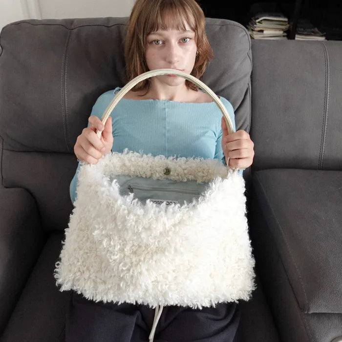 [rossmoor] Mella fluffy shoulder bag