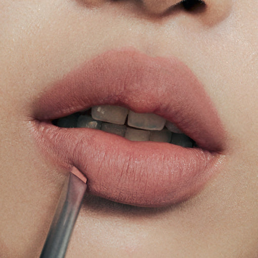 TWO SLASH FOUR SCULPT LIP SHAPER TWO SLASH FOUR  DKshop