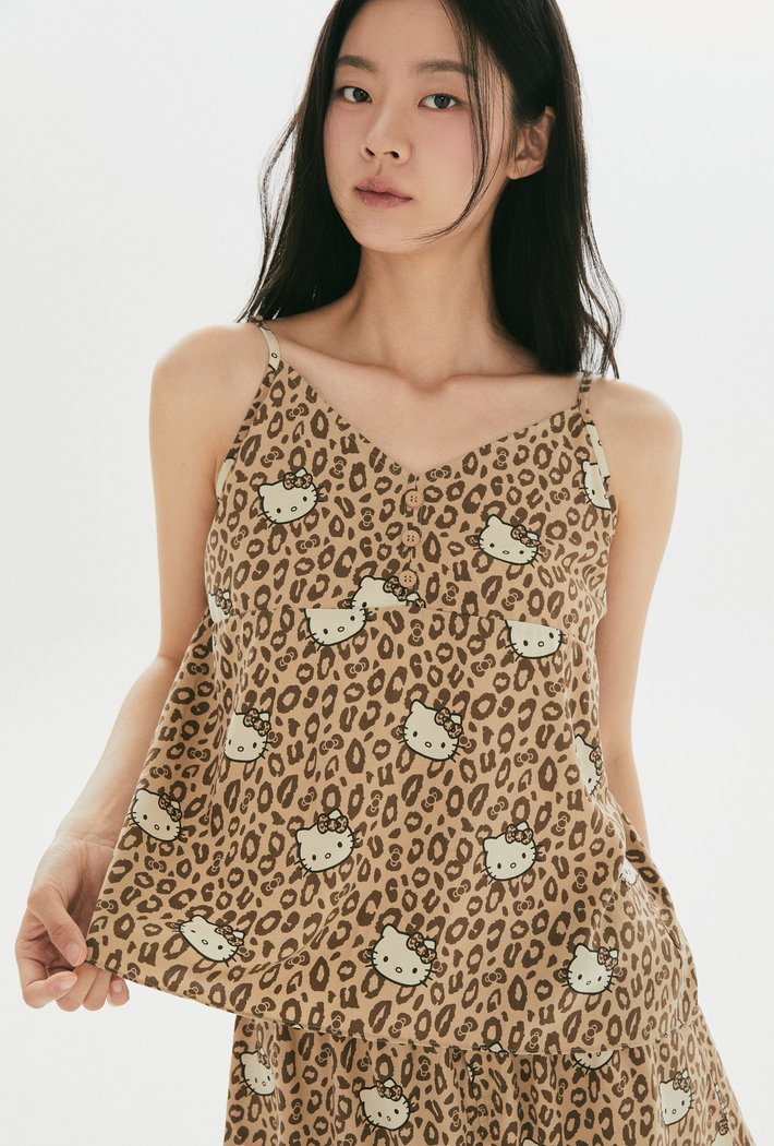 [SPAO X Hello Kitty] Leopard Slip Pajama Set SPAO  DKshop