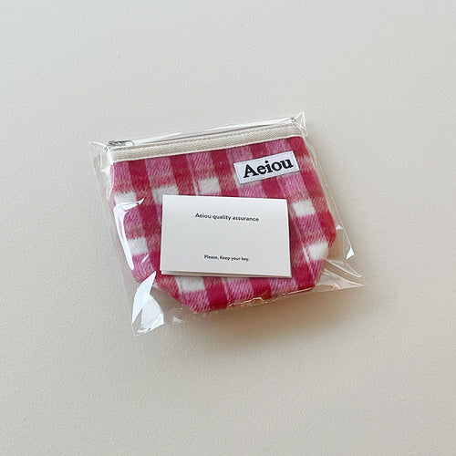 Aeiou Basic Pouch (M size) Carpet Red Pink Check Aeiou  DKshop