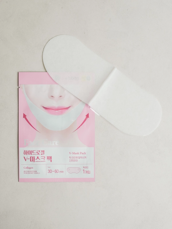 DAISO PACKMEIN HYDROGEL V MASK PACK