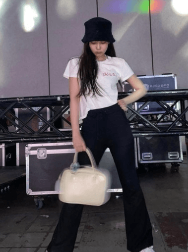 NIEEH SQUARE BAG MINI (BLACKPINK Jennie Wear)