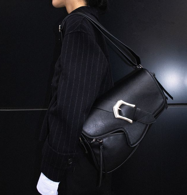 IUGAMAKARAS Bumpy Buckle Holster Bag IUGAMAKARAS  DKshop