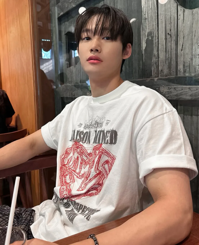 MAISON MINED DOODLE HEART HALF T Shirt MAISON MINED  DKshop