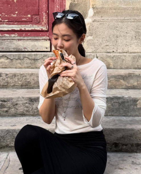 Gila Archive LETTERING SHEER LONG SLEEVE (BLACKPINK Jennie WEAR) Gila Archive  DKshop