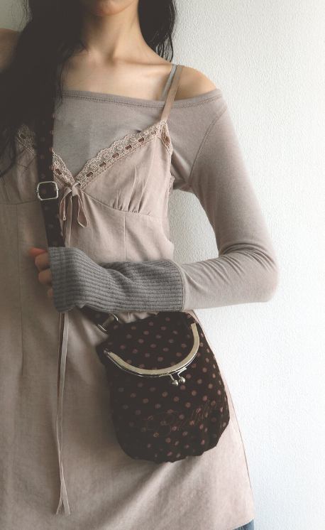 BADBLUE Dot Cozy Bao Bag BADBLUE  DKshop