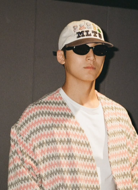 WAIKEI 5 Maltese Two-tone Ball Cap (SEVENTEEN’s Mingyu Wear)