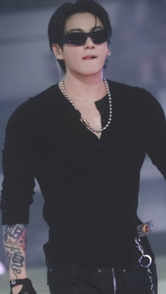 [SCHISM INDUCING] BUTTON SLIT HENLEY KNIT (BTS V, JUNGKOOK WEAR) SCHISM INDUCING  DKshop