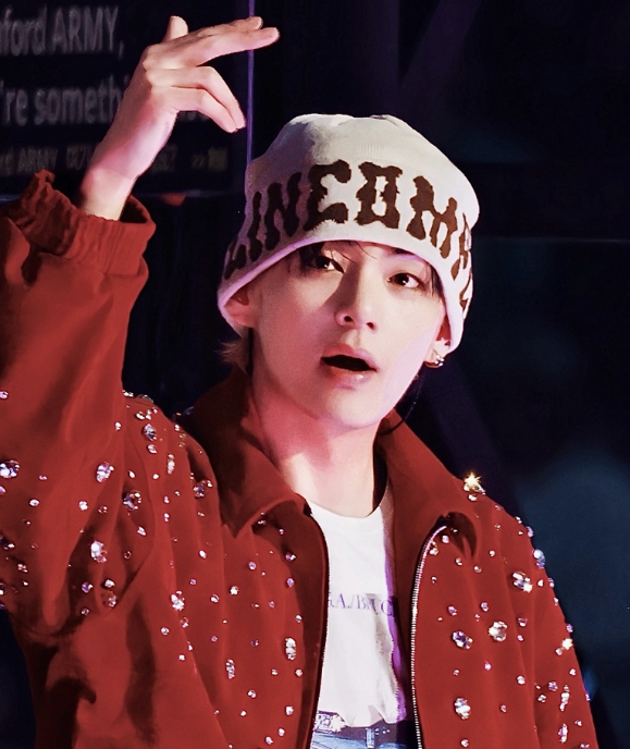 ALLINCOMPLETE PomPom Logo Jacquard Beanie (BTS V Wear) ALLINCOMPLETE  DKshop