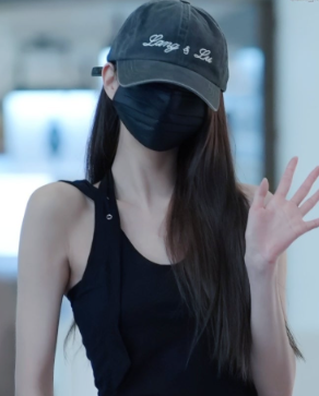 [LANG & LU] LL Ball Cap (IVE Jang Wonyoung Wear) ronron  DKshop