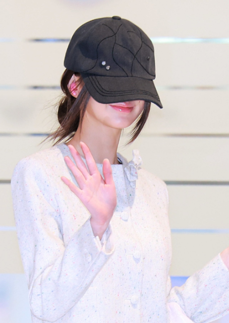 [ANDAASH] Stitch line corsage ball cap (IVE Jang Wonyoung Wear) ANDAASH  DKshop