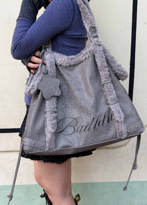 BADBLUE Maxi Fuzzy Dimsum Bag BADBLUE  DKshop