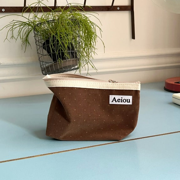 Aeiou Basic Pouch (L size) Little Dot Mocha Latte Aeiou  DKshop