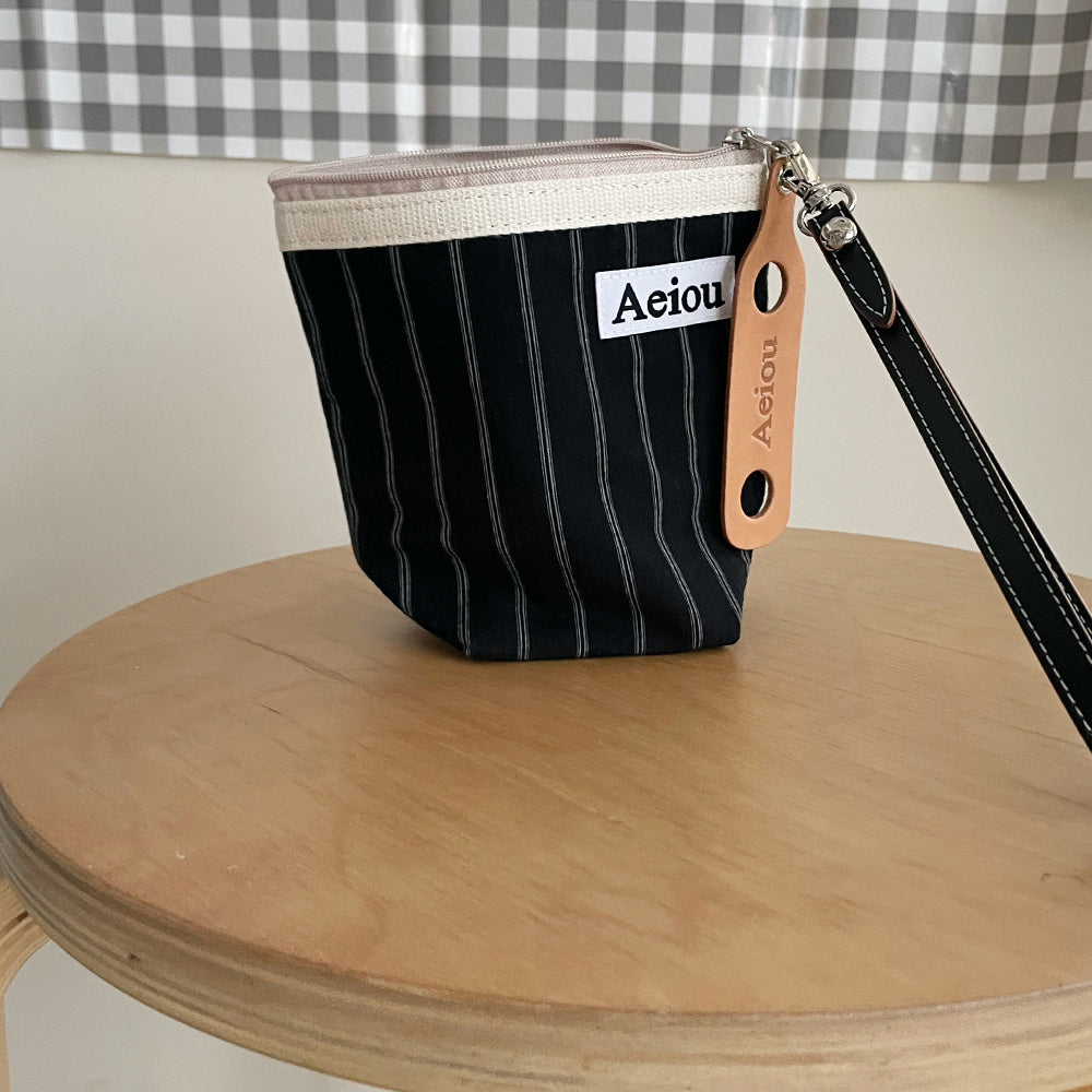 Aeiou Basic Pouch (M size) Stripe Attic Black Aeiou  DKshop