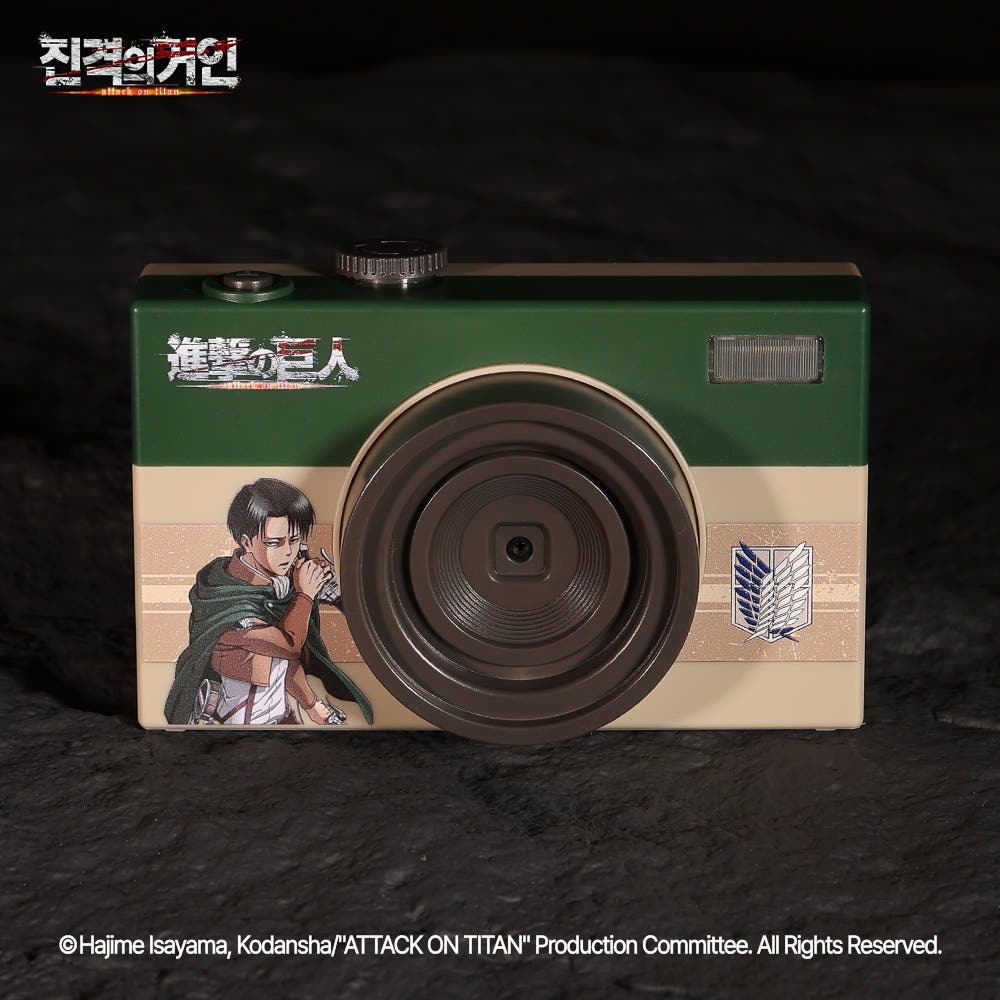 akarachi Attack On Titan Mini Retro Camera + Micro SD Card 8G akarachi  DKshop