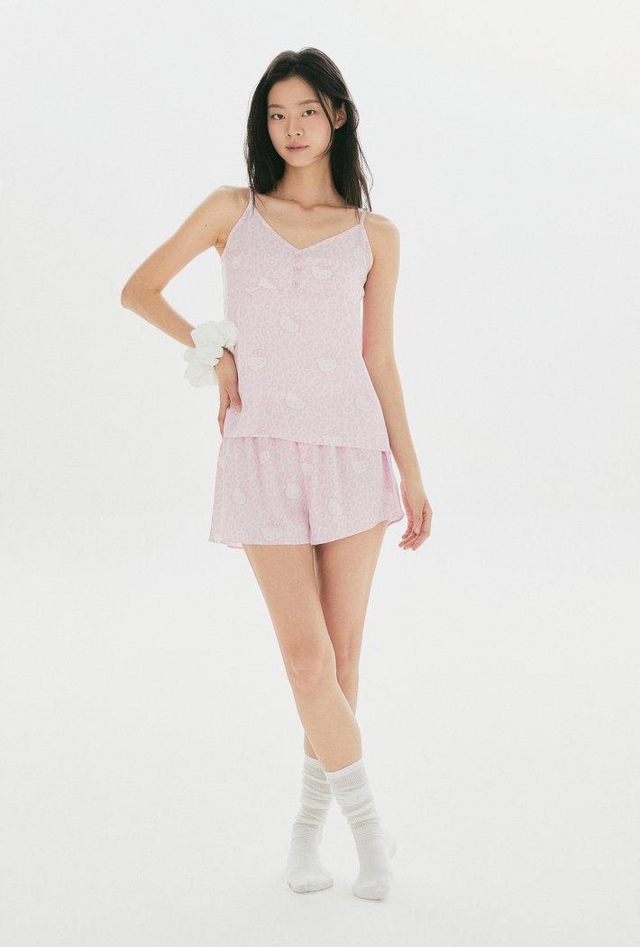 [SPAO X Hello Kitty] Leopard Slip Pajama Set SPAO  DKshop