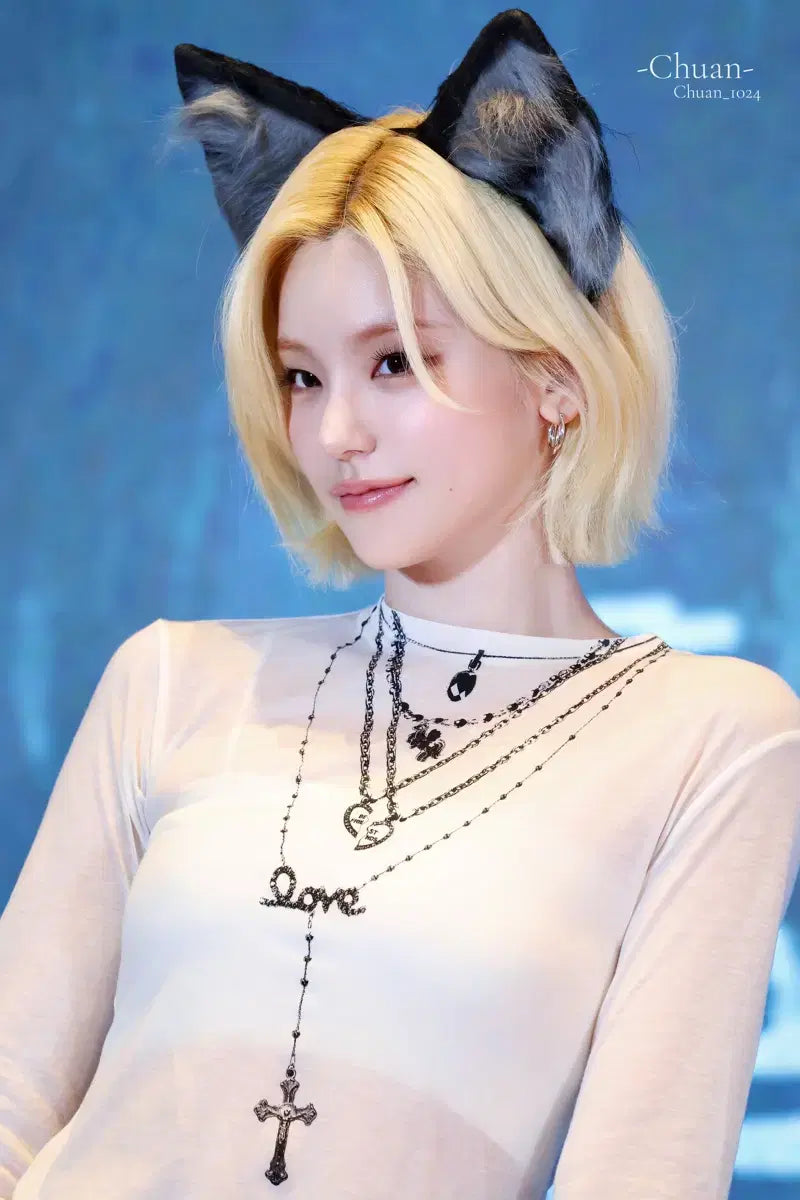 SCULPTOR Faux Necklace Tee (ITZY YUNA, YEJI WEAR) SCULPTOR  DKshop