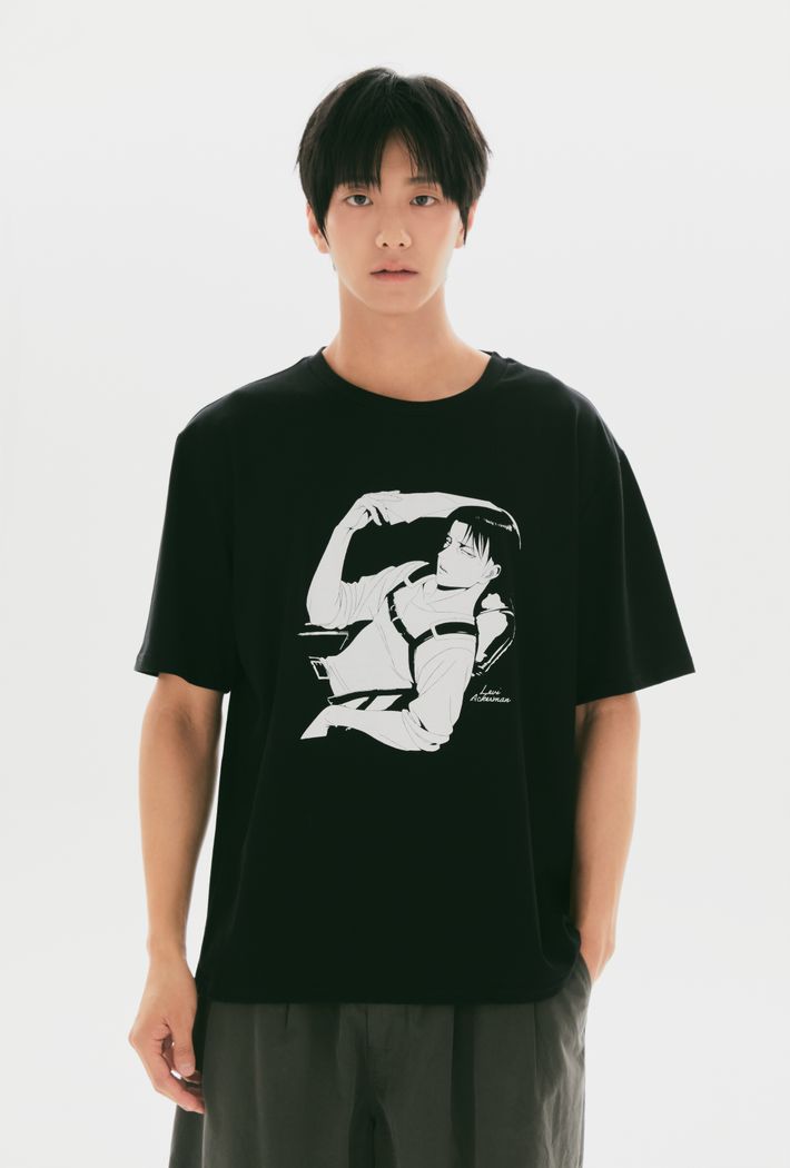 [SPAO × ATTACK ON TITAN] Short Sleeve T-Shirt (Black) SPAO  DKshop