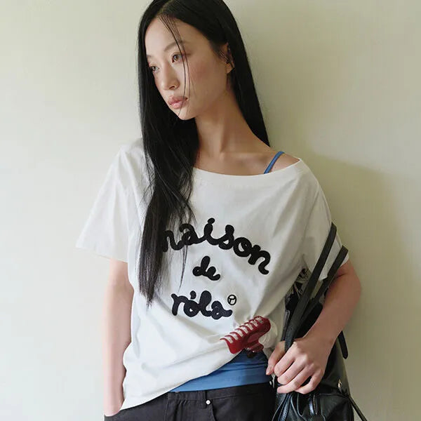 rolarola MAISON DE ROLA EMBROIDERY OFF SHOULDER T-SHIRT (Jang Wonyoung WAER) rolarola  DKshop