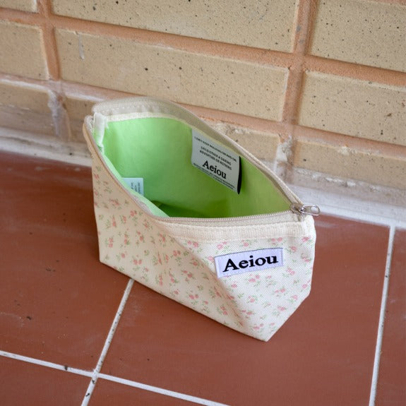 Aeiou Basic Pouch (L size) Ivory Petal Garden Aeiou  DKshop