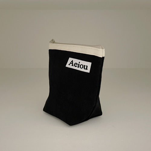 Aeiou Basic Pouch (M size) Classic Black Aeiou  DKshop