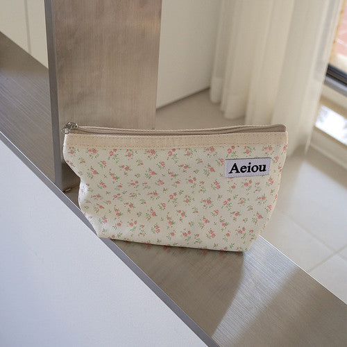 Aeiou Basic Pouch (L size) Ivory Petal Garden Aeiou  DKshop