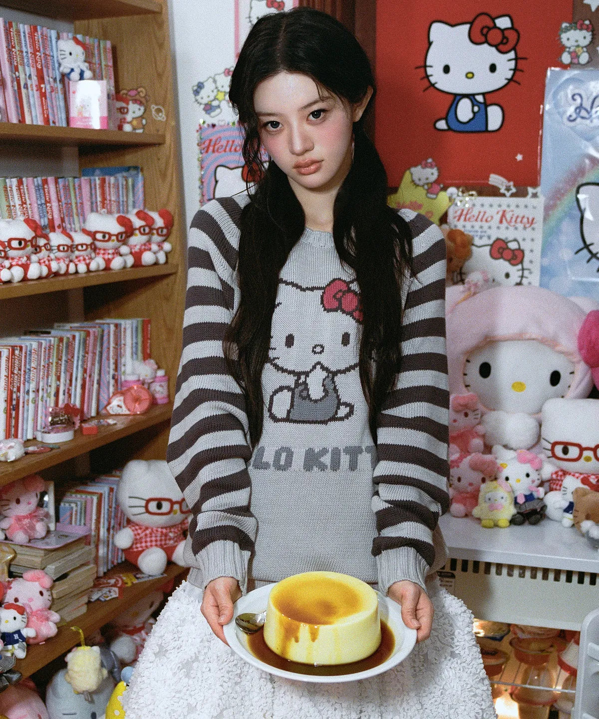 [aeae X Hello Kitty] NERDY STRIPE RAGLAN KNIT (ILLIT MINJU WEAR) aeae  DKshop
