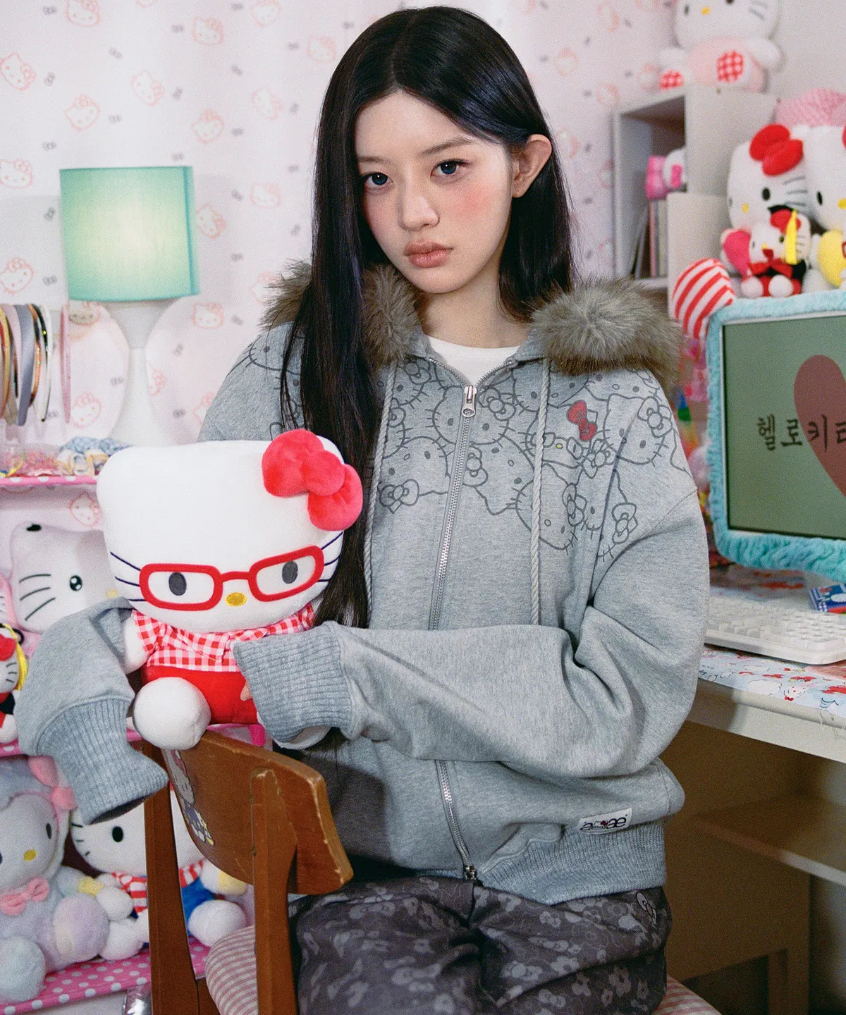 [aeae X Hello Kitty] FUR ZIP UP HOODIE (ILLIT MINJU WEAR) aeae  DKshop