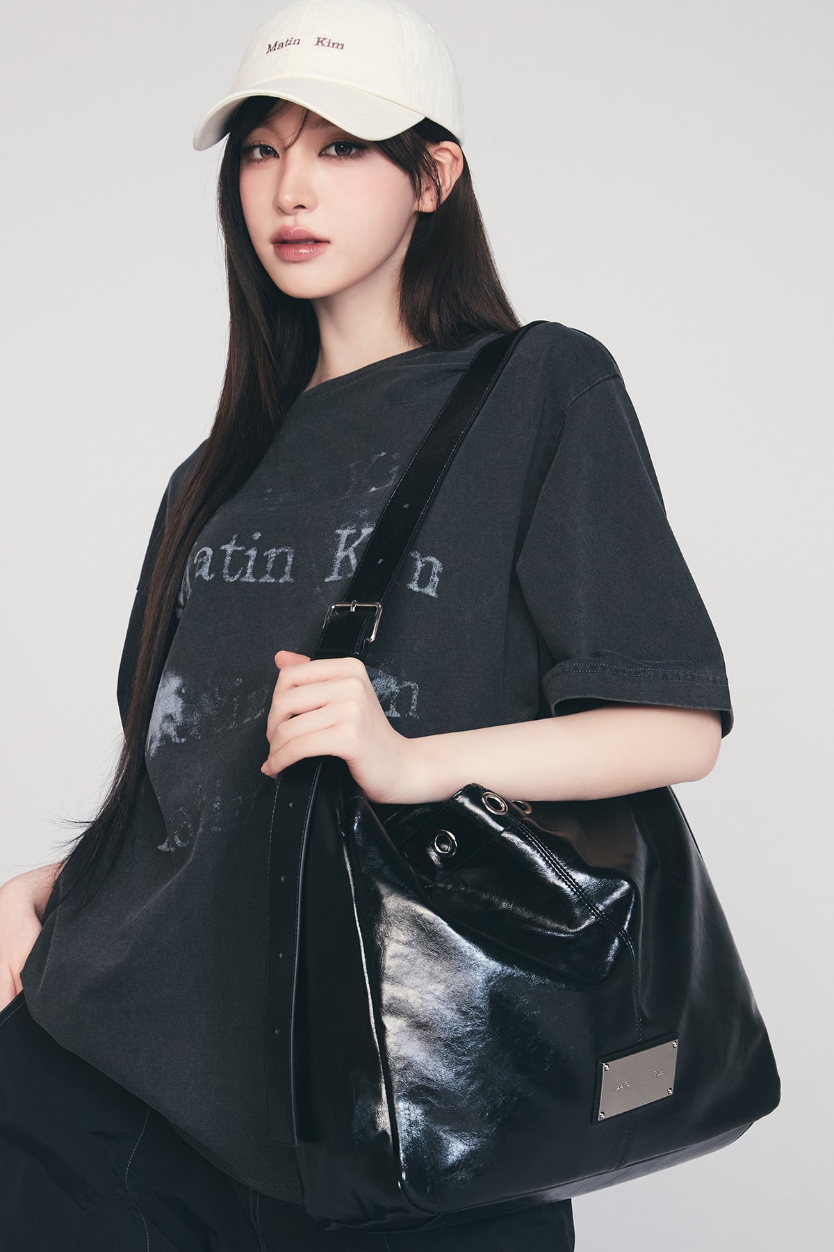 Matin Kim MATIN EYELET POINT LAYERED BIG SHOULDER BAG Matin Kim  DKshop