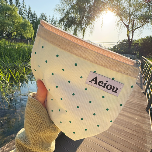 Aeiou Basic Pouch (M size) Candy Dot Green Aeiou  DKshop