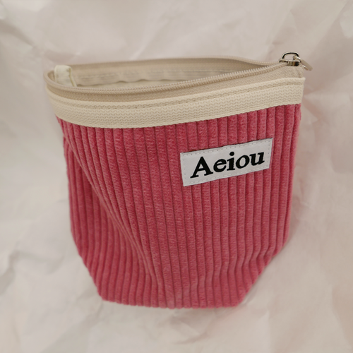 Aeiou Basic Pouch (M size) Aeiou  DKshop