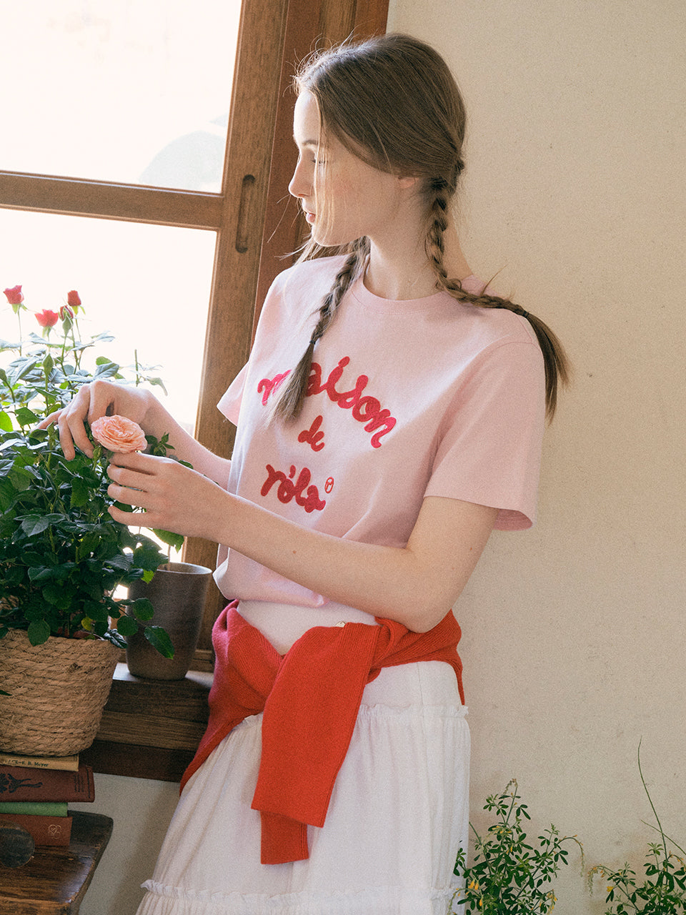 rolarola MAISON DE ROLA EMBROIDERY T Shirt (Jang Wonyoung WAER) Regular price $36.96 rolarola  DKshop
