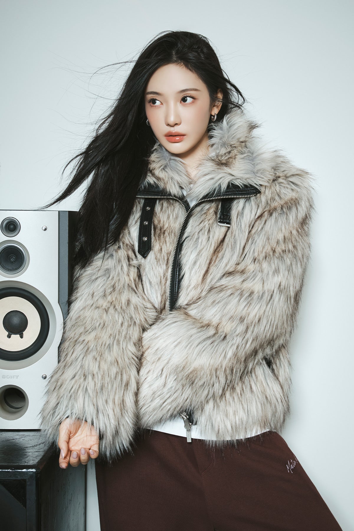 Matin Kim NECK BUCKLE CROP FUR JUMPER (aespa ningning WEAR) Matin Kim  DKshop