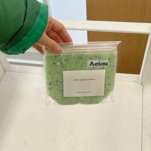 Aeiou Basic Pouch (M size) Fur Sorbet Lime Cucumber Aeiou  DKshop
