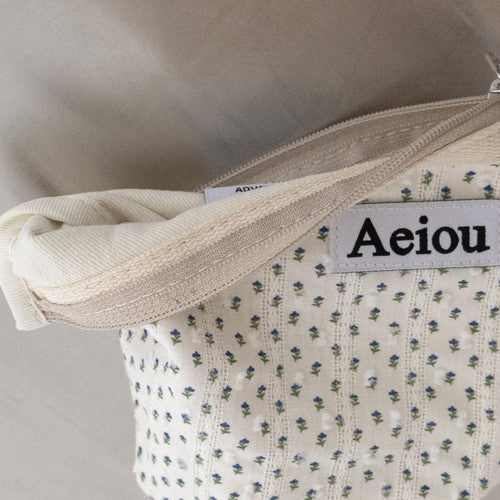 Aeiou Basic Pouch (M size) Pajama Navy Flower Aeiou  DKshop