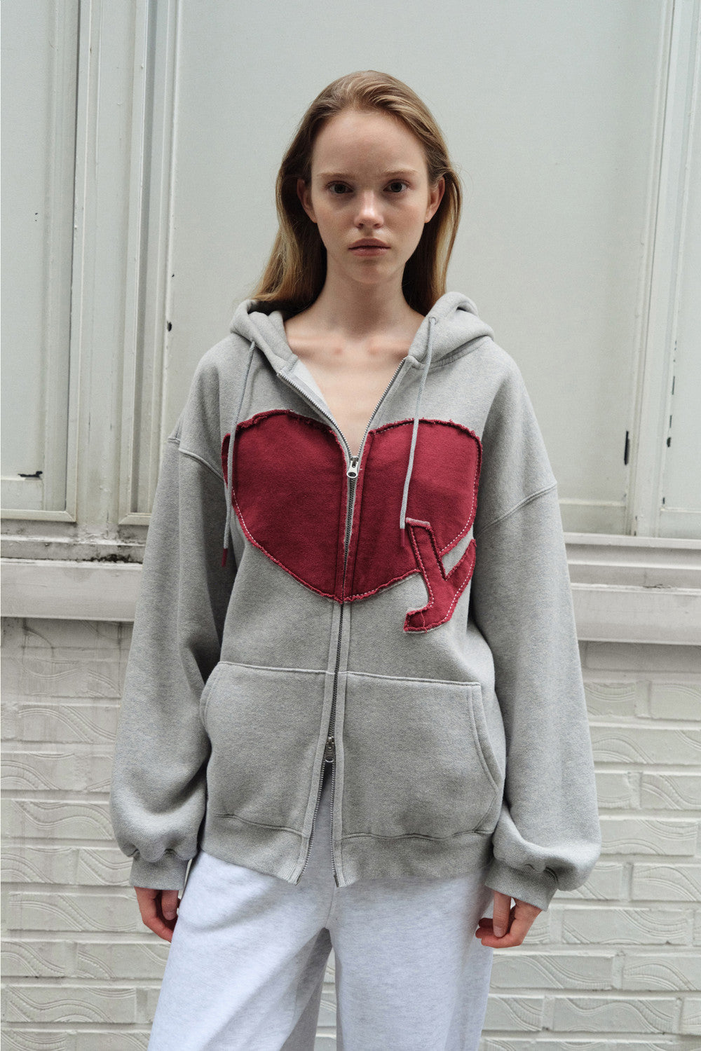 [THEOHYOU] 2nd Y Heart Hood Zip-Up Black (MEOVV Anna Wear) THEOHYOU  DKshop