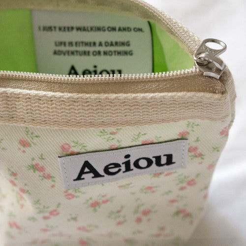 Aeiou Basic Pouch (M size) Ivory Petal Garden Aeiou  DKshop