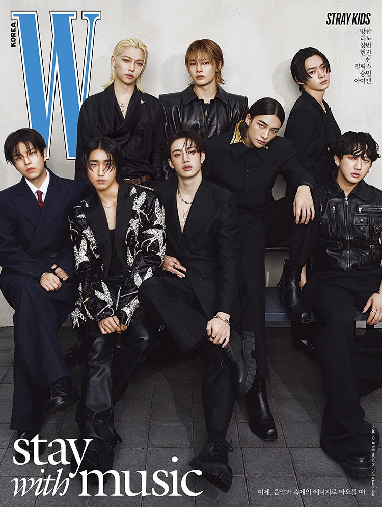 [PRE-ORDER] W Volume 6 2024.06 (COVER : Stray Kids) - A (Stray Kids)