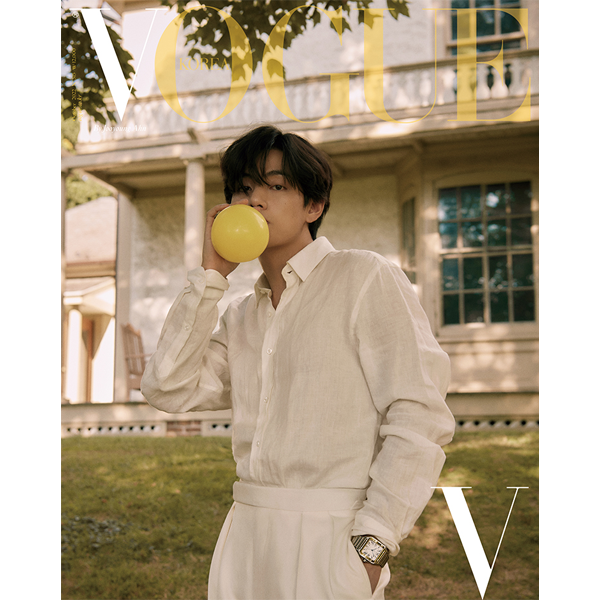 VOGUE MAGAZINE 2022.10 F VER. (COVER : BTS V)