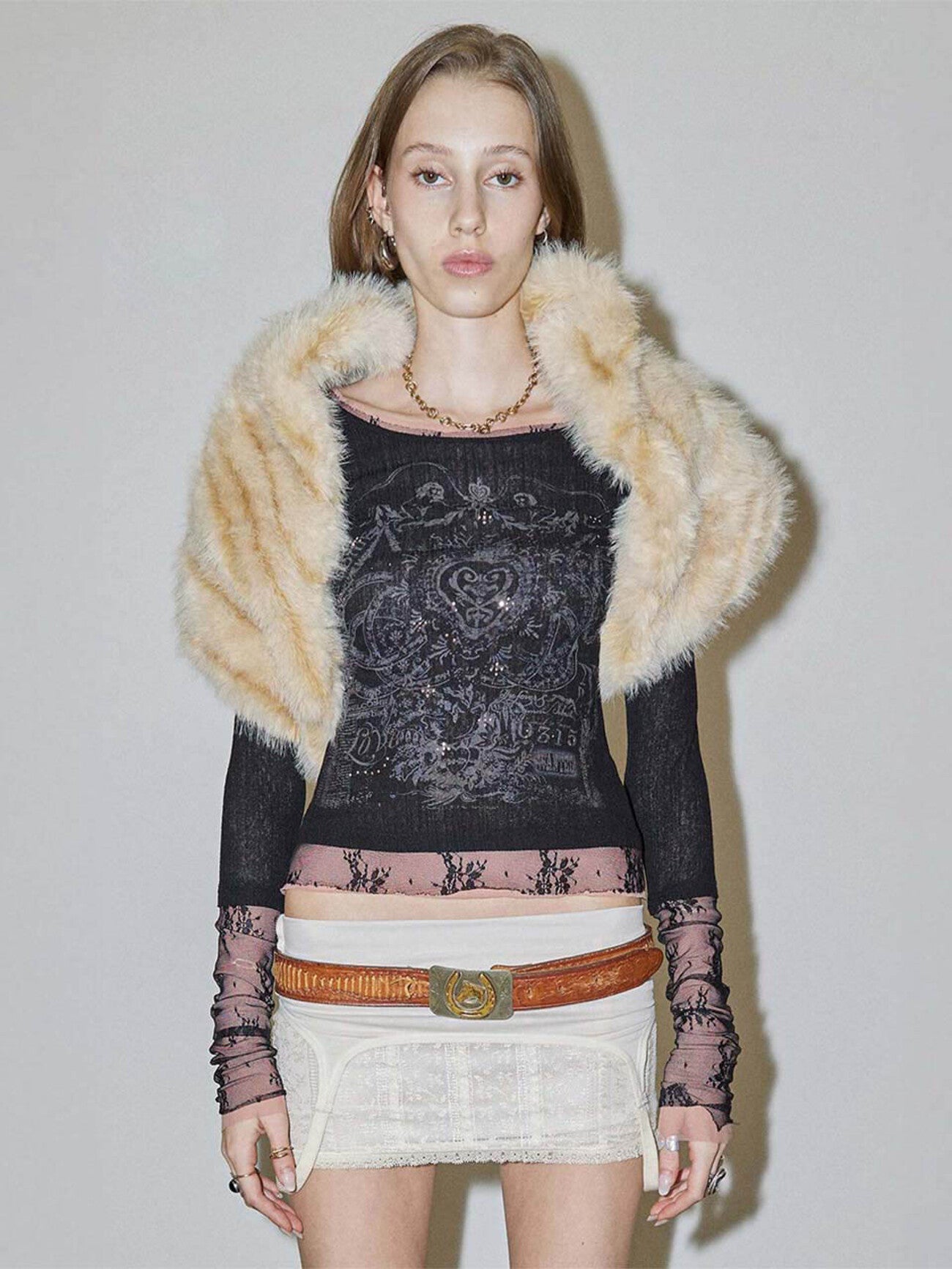 LE SSERAFIM チェウォン　SCULPTOR Layered Tee SCULPTOR Triple Lace Layered Tee (LE SSERAFIM Chaewon WEAR)