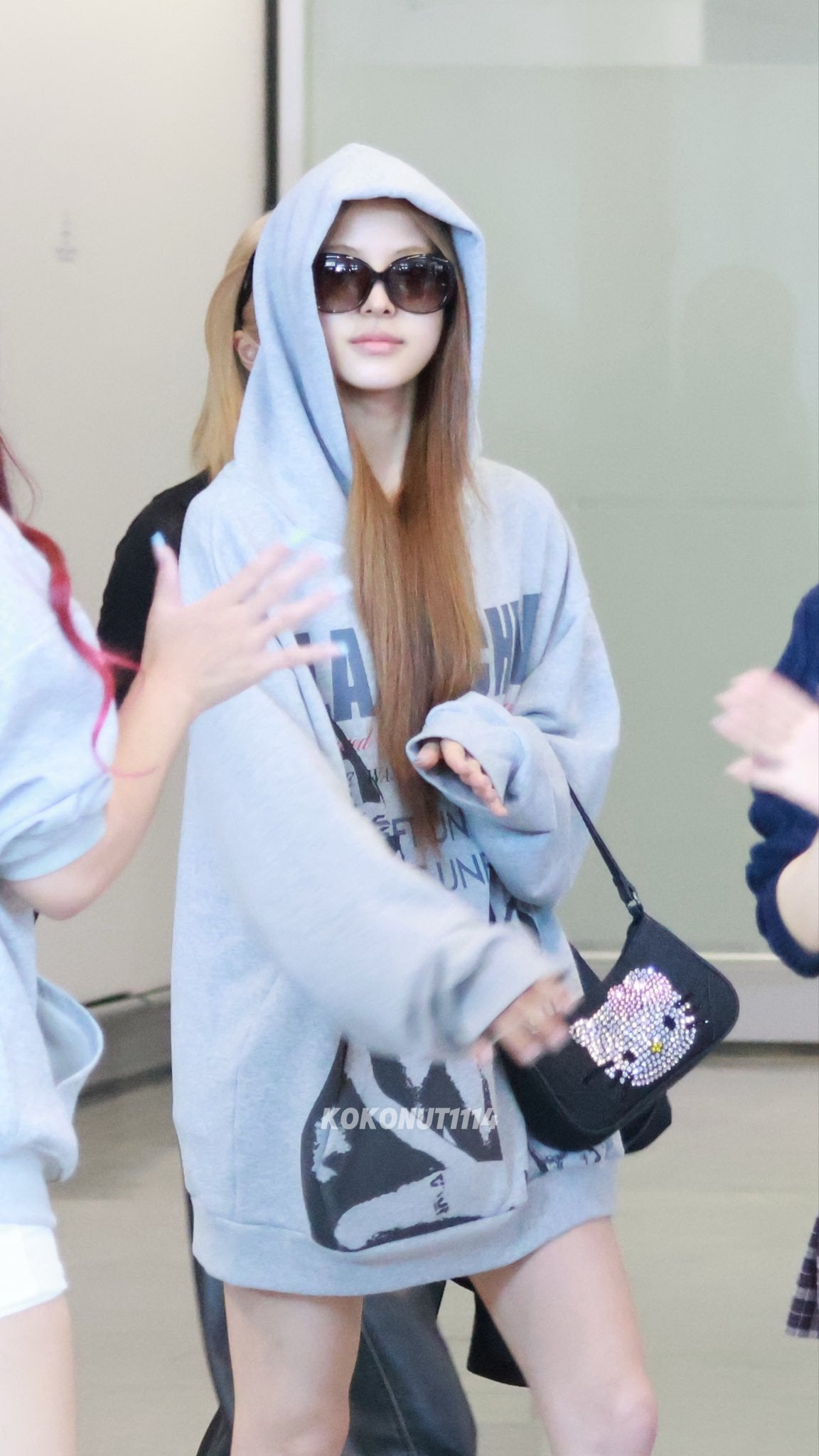 [Gila Archive] TWICE GIRL Oversized Hoodie (izna Mai wear) Gila Archive  DKshop