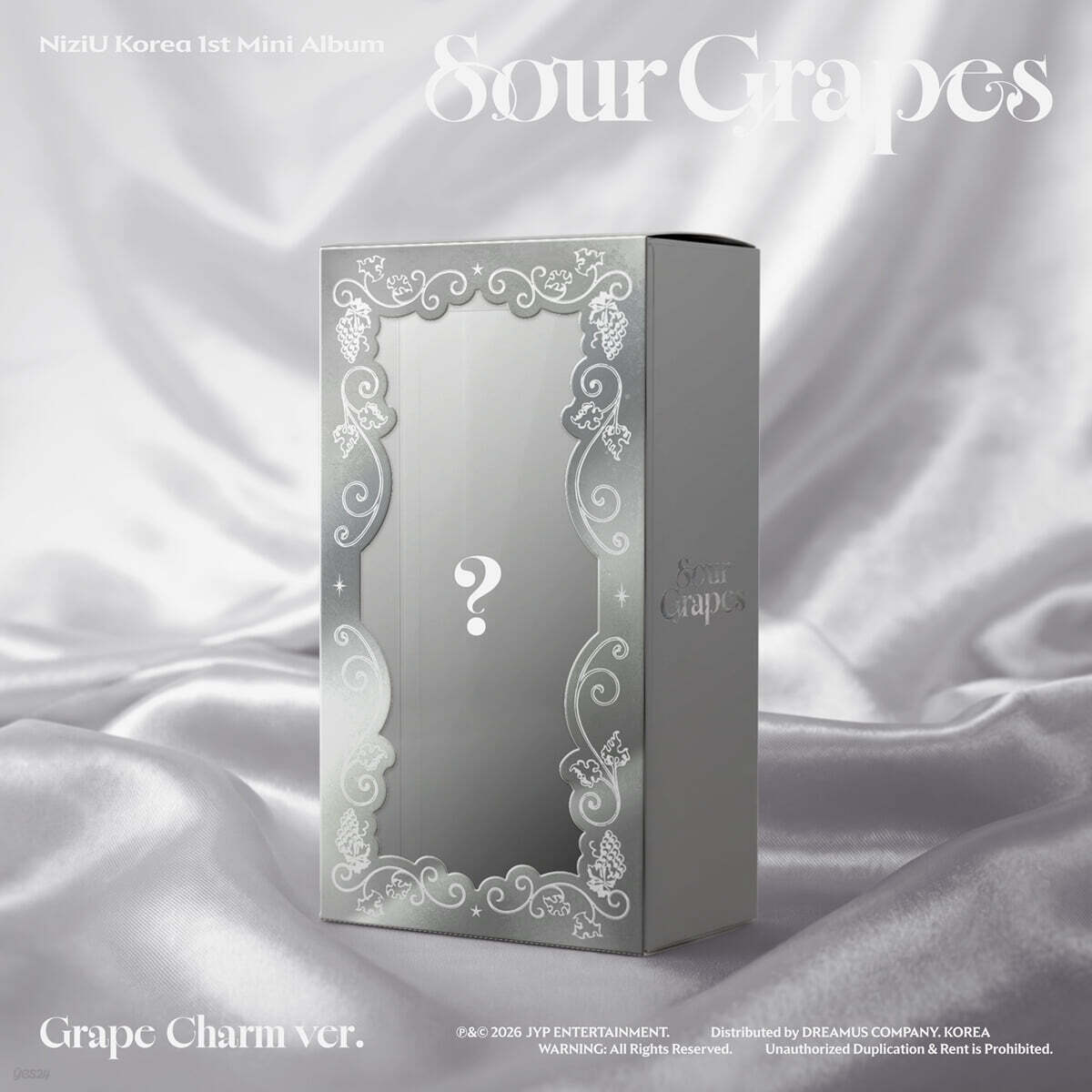 [PRE-ORDER] NiziU - Korea 1st Mini Album Sour Grapes (Grape Charm Ver.) NiziU  DKshop
