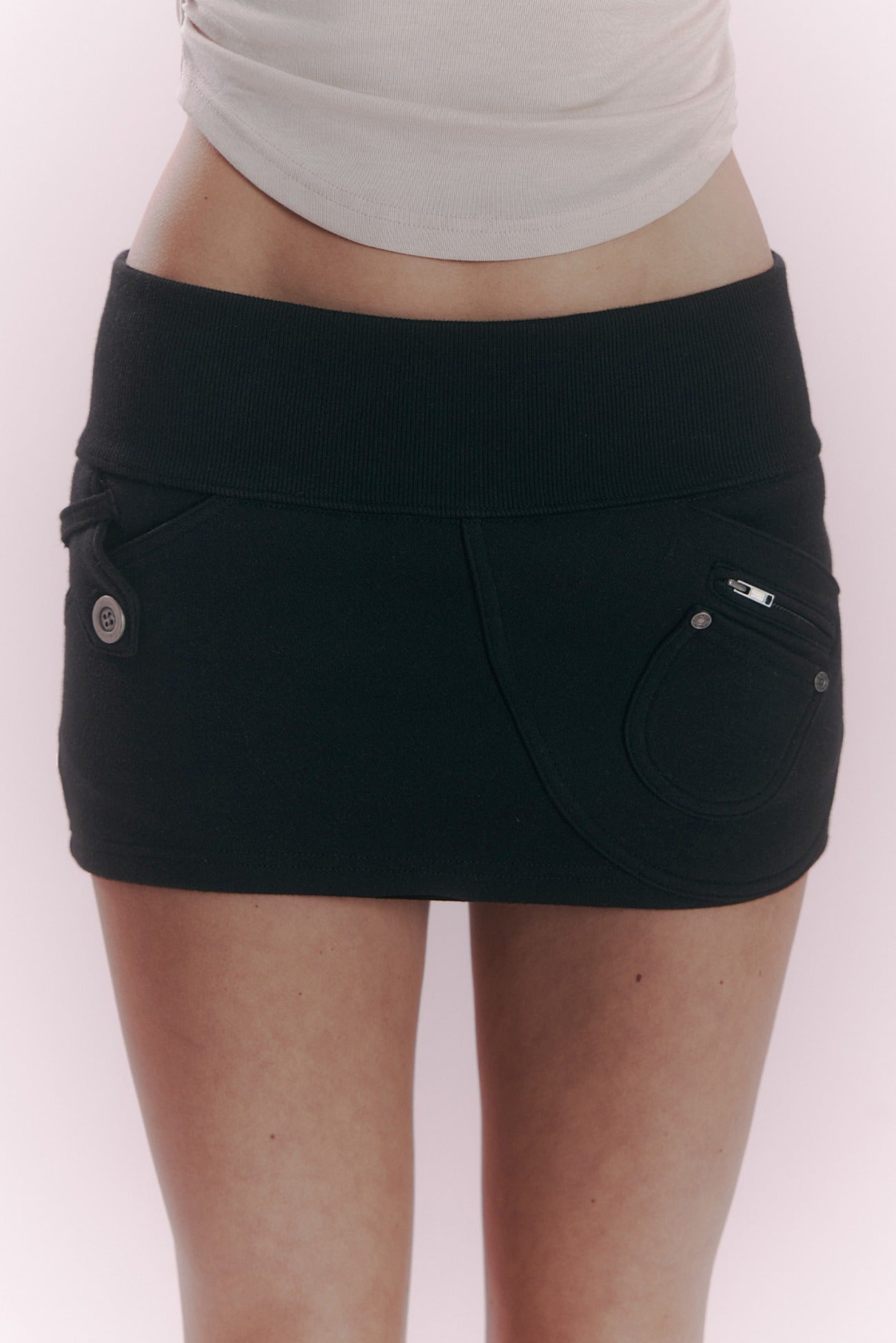 PLEASENOFOLLOW Karena Side Pocket Mini Skirt (aespa Karina WEAR) PLEASENOFOLLOW  DKshop