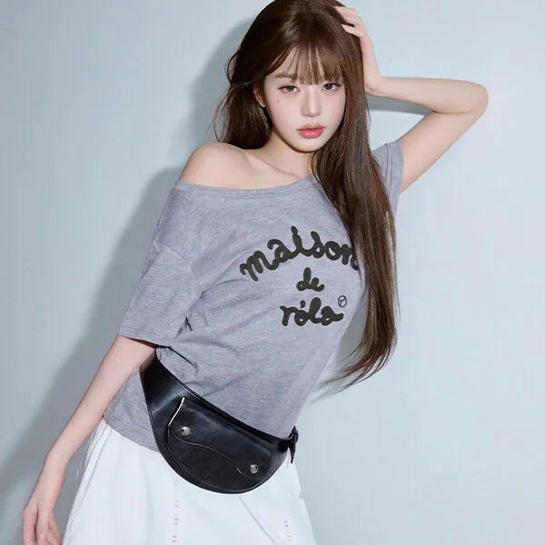 rolarola MAISON DE ROLA EMBROIDERY OFF SHOULDER T-SHIRT (Jang Wonyoung WAER) rolarola  DKshop