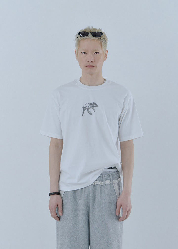 GUESS X HYUNJIN] Unisex Key Graphic Short-Sleeve T-Shirt