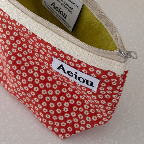 Aeiou Basic Pouch (L size) Flower Apron Red Aeiou  DKshop