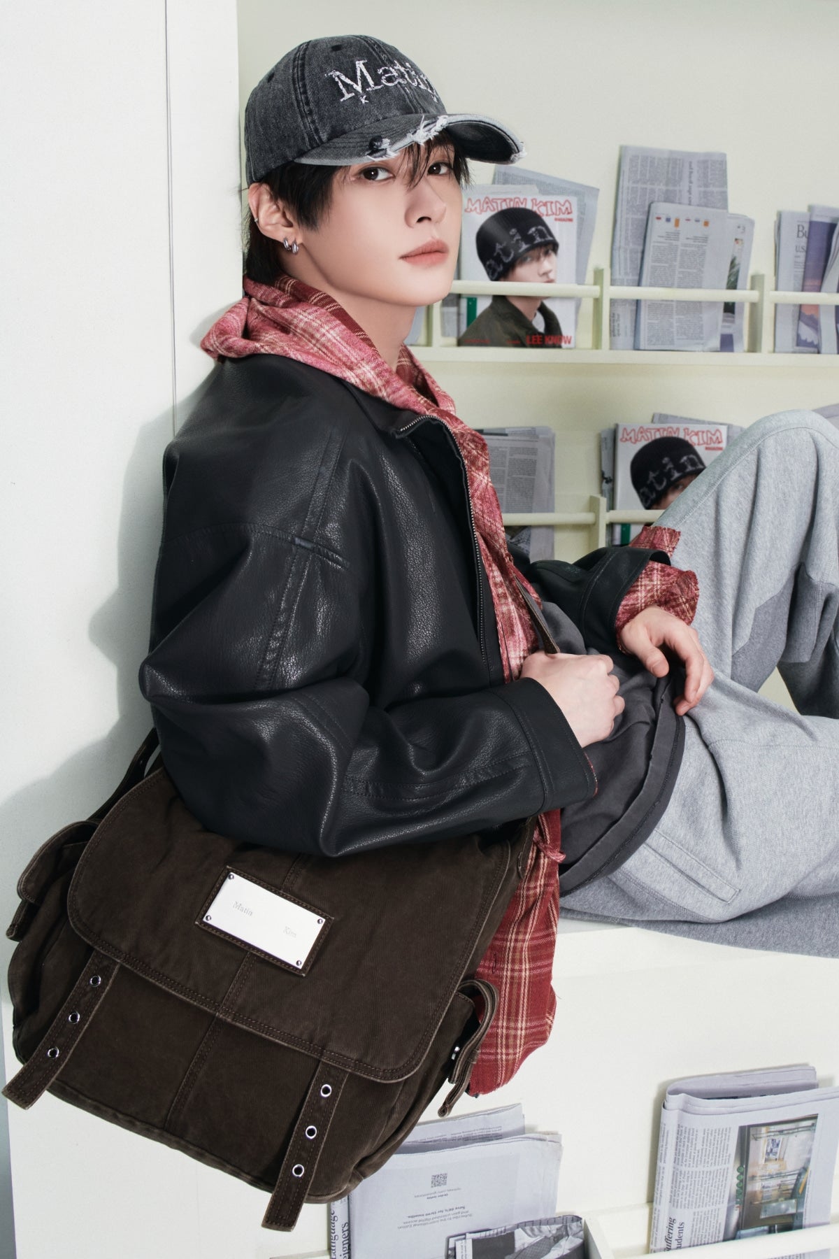 [Matin Kim X LEE KNOW] VINTAGE WASHED COTTON MESSENGER BAG Matin Kim  DKshop